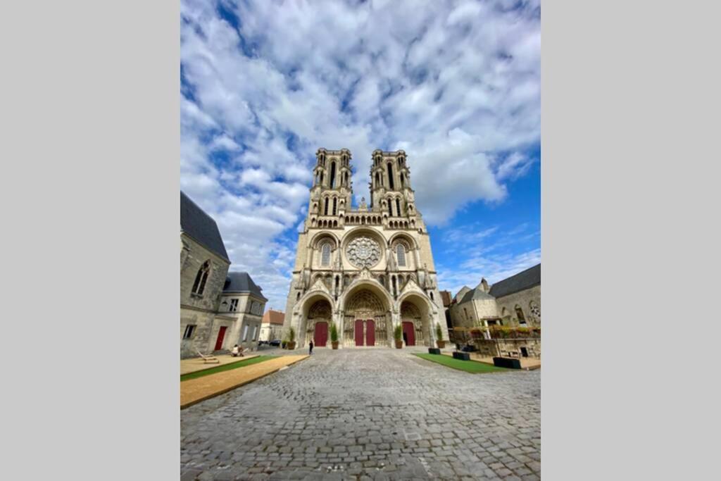 Appartement Jolie Vue Laon Eksteriør bilde